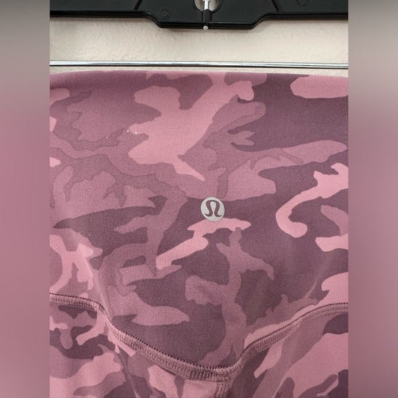 Lululemon Align Crop *21" Size 8 Incognito Camo Pink Taupe Multi - Picture 6 of 7